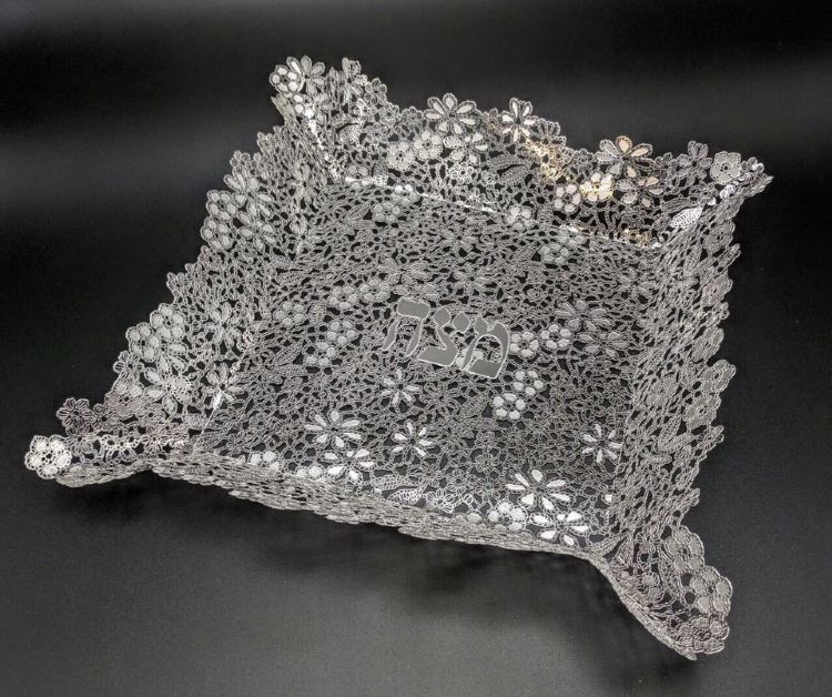 Petite-Flower-Matzah-Plate